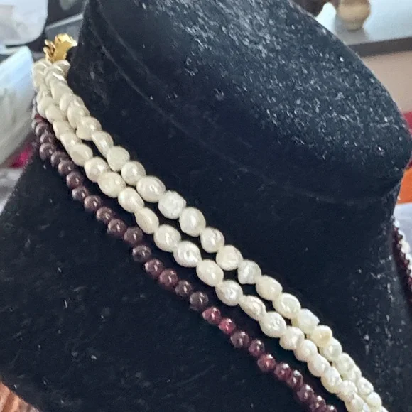 Vintage Three -Strand White Rice Pearl and Garnet Bead Necklace - Picture 5 of 9